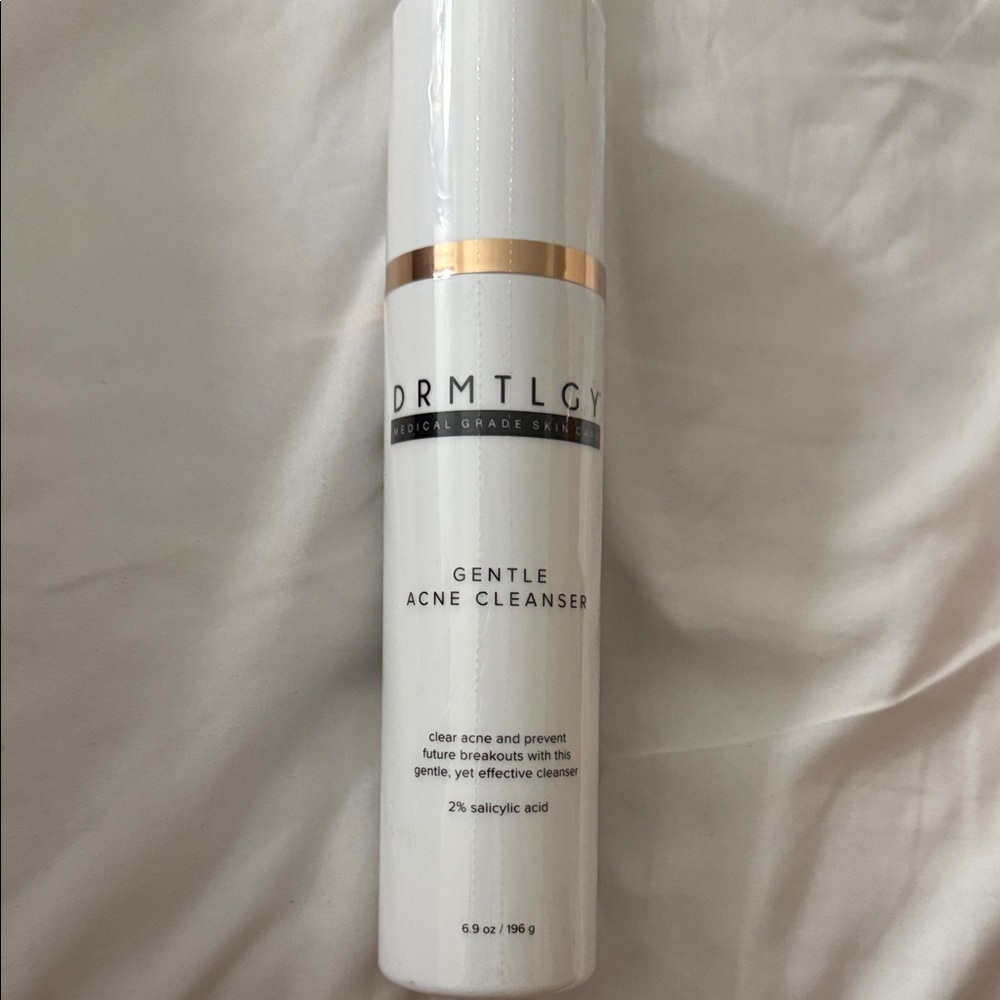 DRMTLGY Gentle Acne Cleanser — White with Gold Accent